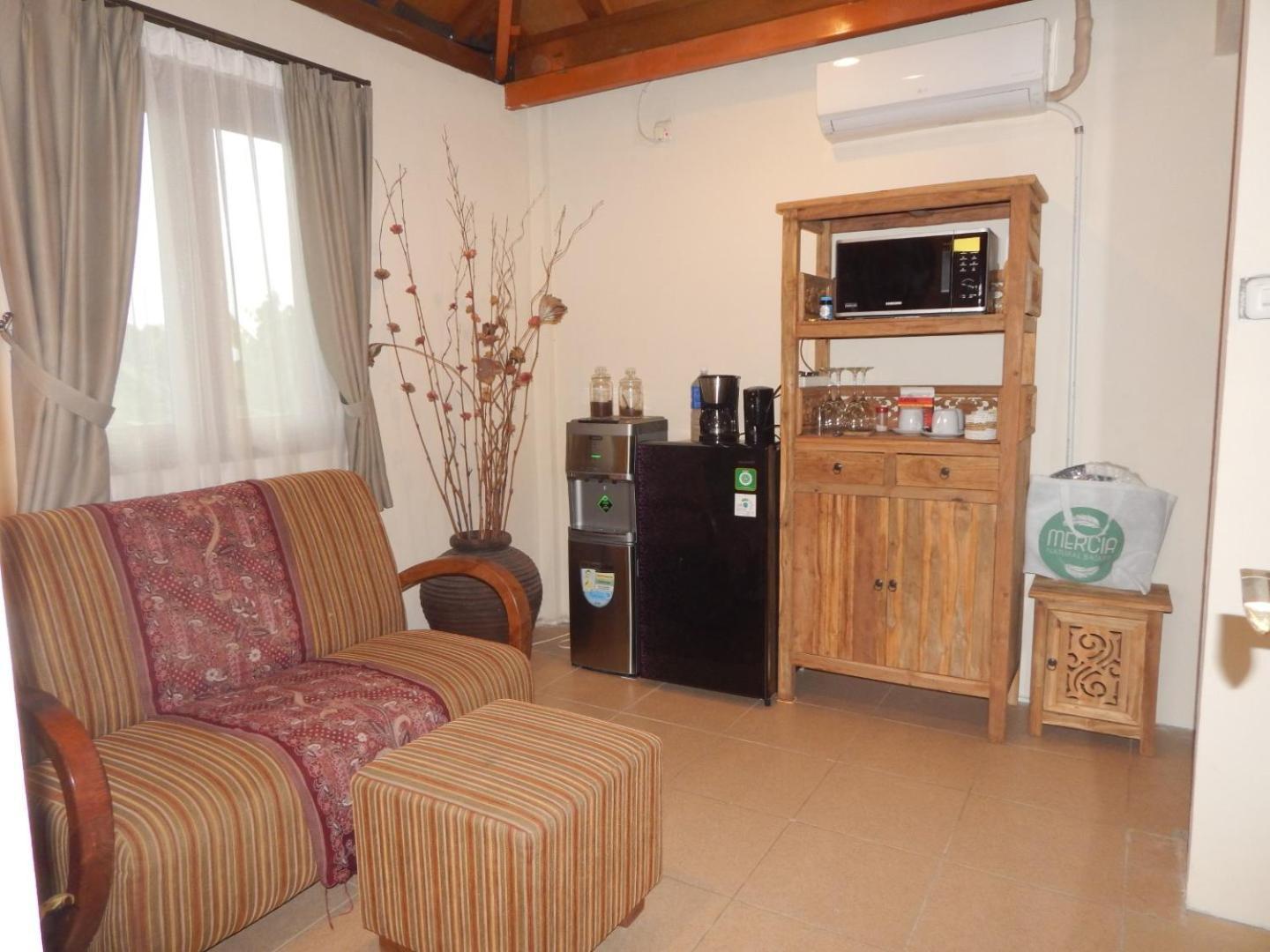 Alamanda Family Villas, Pool & Local Tours Yogyakarta Exterior foto