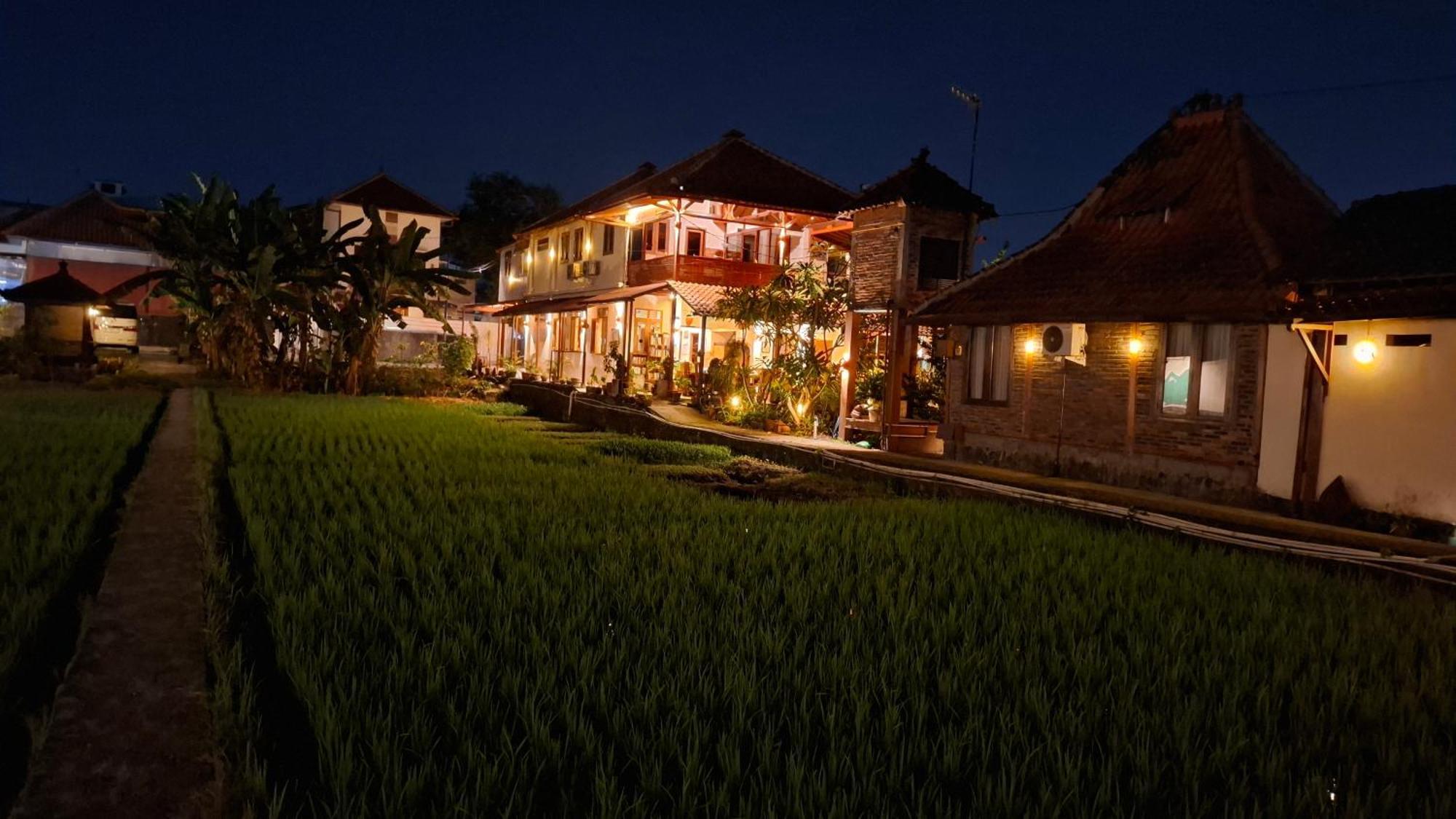 Alamanda Family Villas, Pool & Local Tours Yogyakarta Exterior foto